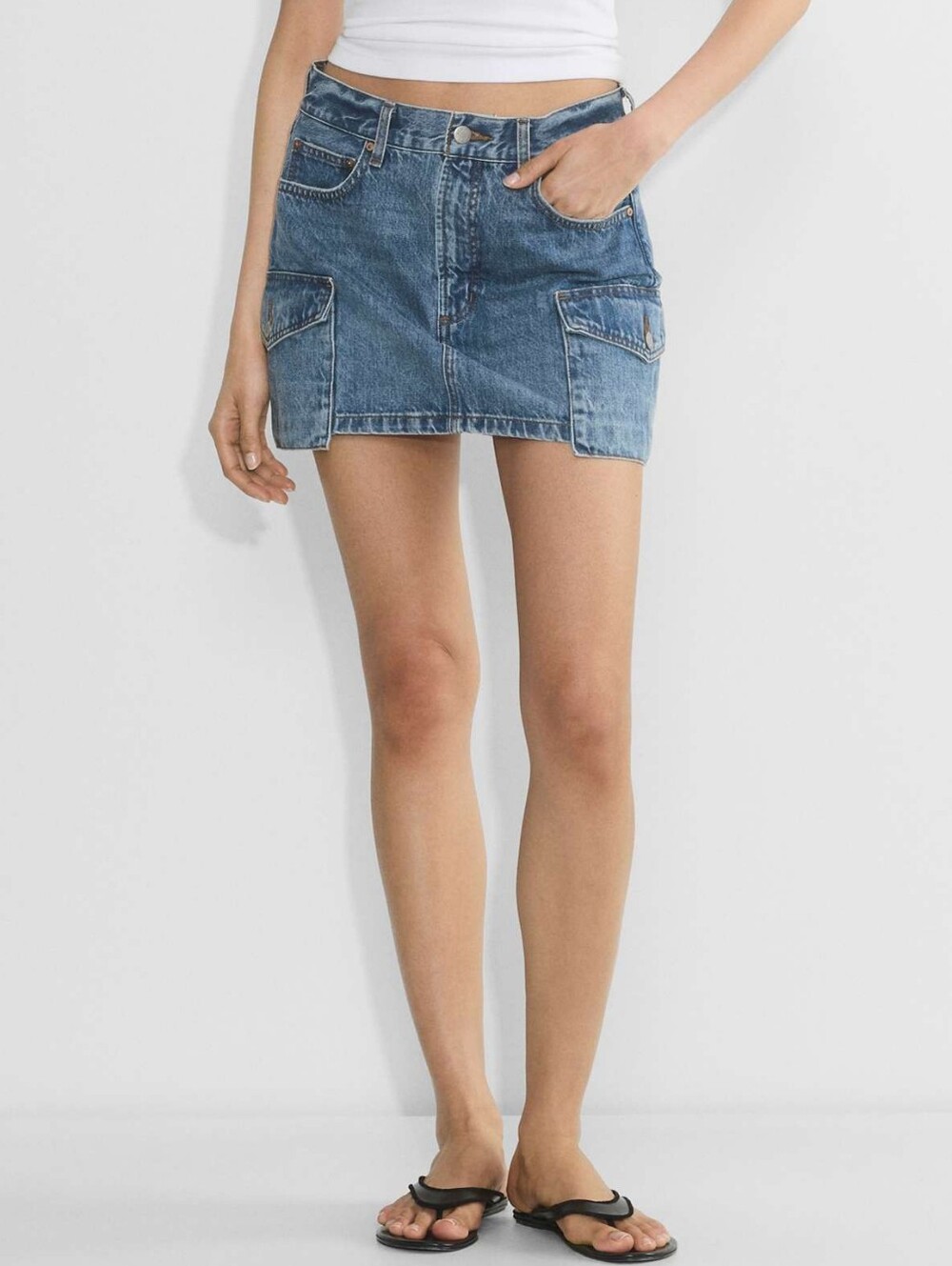 Aritzia Denim Forum 90s Cargo Denim Mini Skirt